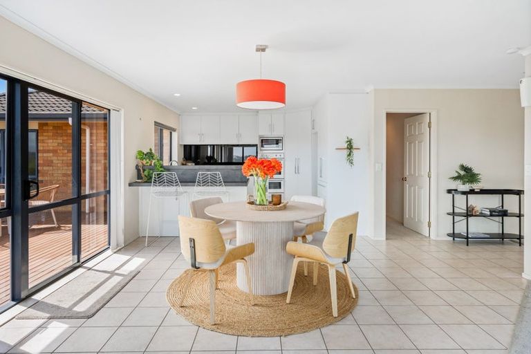 Photo of property in 4 Sunset Parade, Parua Bay, Whangarei, 0174