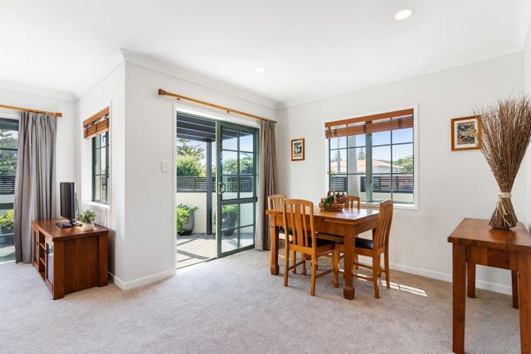 Photo of property in 201 Ocean Road, Whangamata, 3620