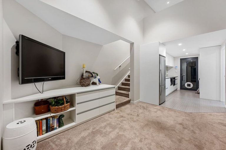 Photo of property in 44 Warman Road, Okura, Albany, 0792