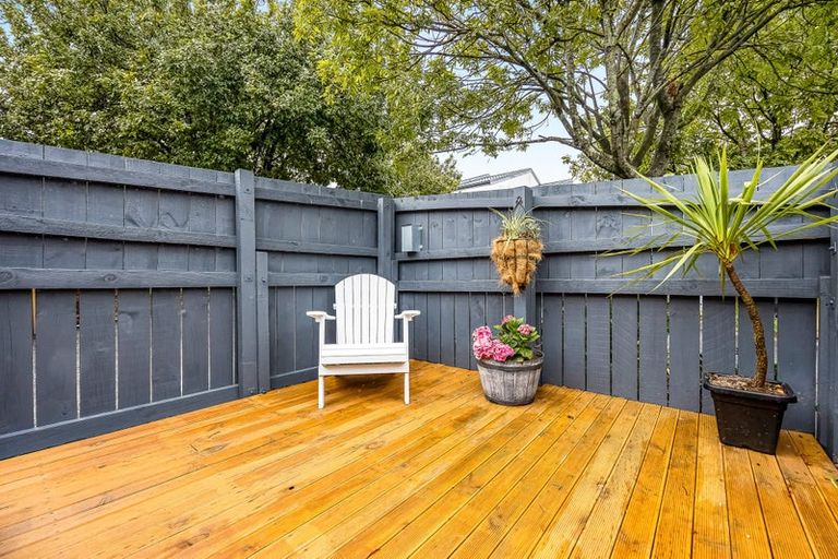 Photo of property in 63 Rakich Place, Henderson, Auckland, 0612