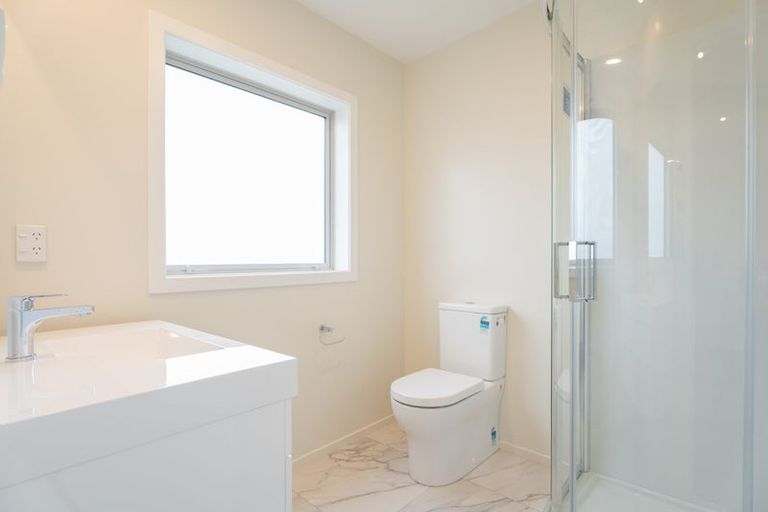 Photo of property in 70 Farnworth Terrace, Glenside, Wellington, 6037