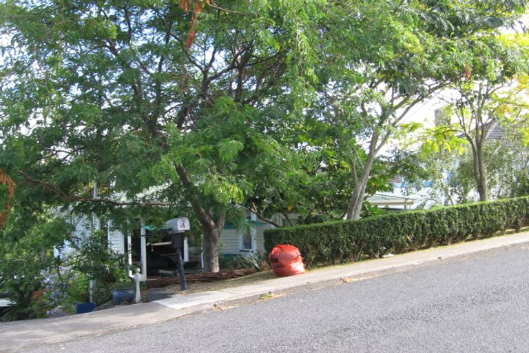 Photo of property in 4 Bevyn Street, Castor Bay, Auckland, 0620