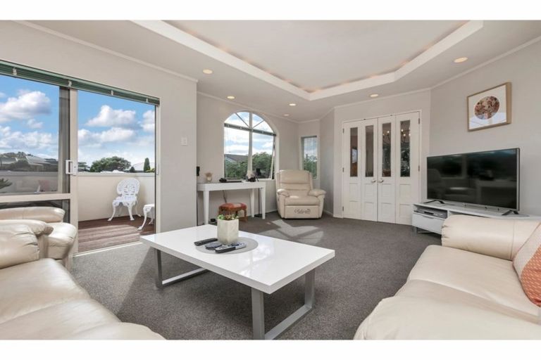 Photo of property in 12 Marlin Street, West Harbour, Auckland, 0618