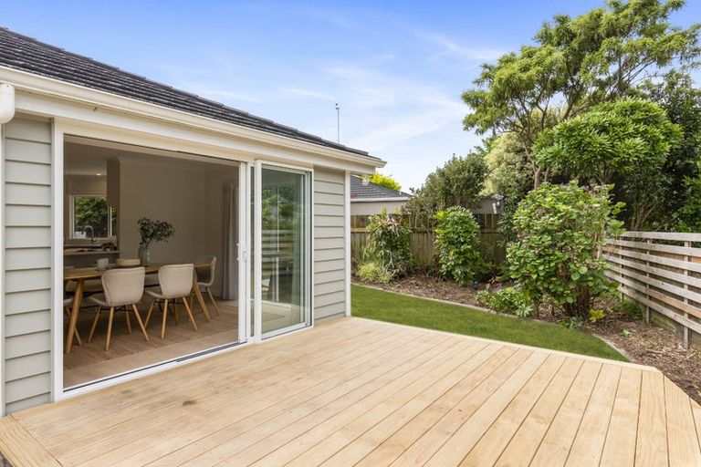 Photo of property in 13 Runanga Grove, Waikanae, 5036