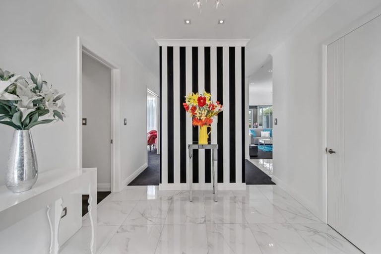 Photo of property in 11 Frisby Drive, West Melton, 7618