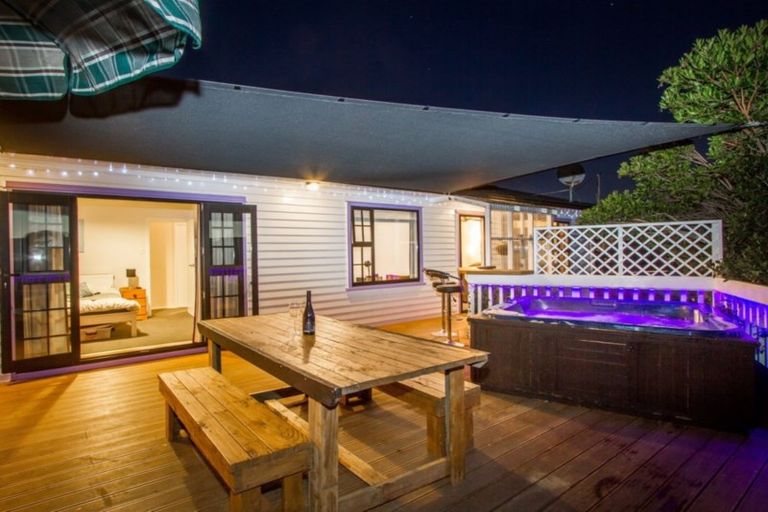 Photo of property in 13 Pennant Grove, Titahi Bay, Porirua, 5022