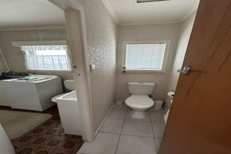 Photo of property in 12 Karaka Street, New Lynn, Auckland, 0600