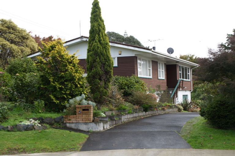 Photo of property in 42 Trelawn Place, Cockle Bay, Auckland, 2014