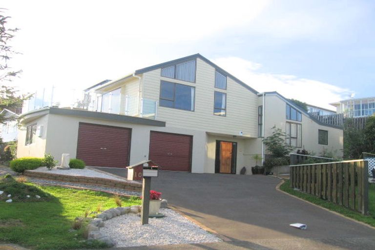 Photo of property in 10 Ettrick Grove, Papakowhai, Porirua, 5024