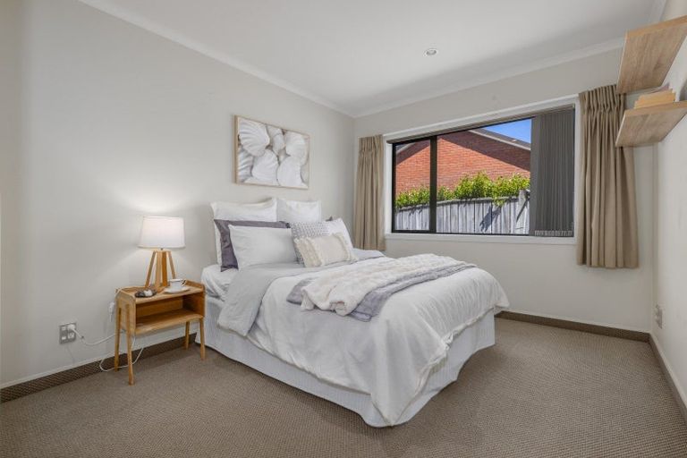 Photo of property in 6 Aotea Drive, Aotea, Porirua, 5024