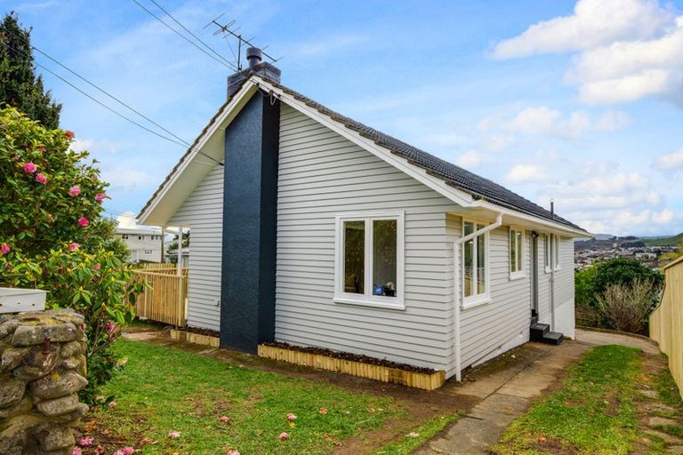 Photo of property in 43 Leicester Street, Cannons Creek, Porirua, 5024
