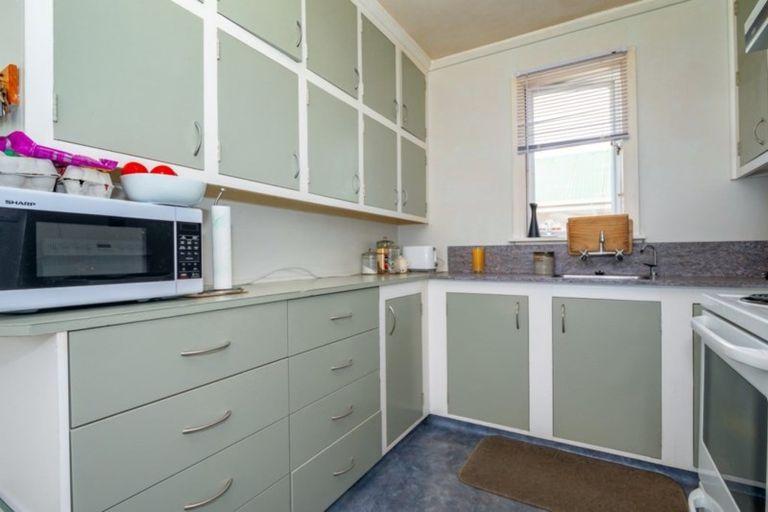 Photo of property in 1 Cameron Street, Waimate, 7924