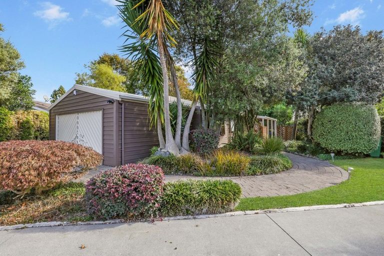 Photo of property in 12 Ensign Place, Flagstaff, Hamilton, 3210