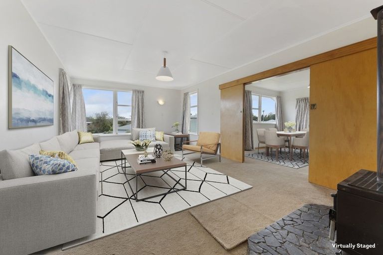 Photo of property in 1 Lawson Street, Pahiatua, 4910