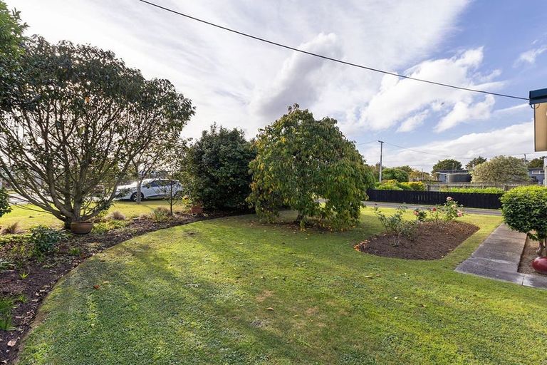 Photo of property in 10 Avon Street, Rongotea, 4476