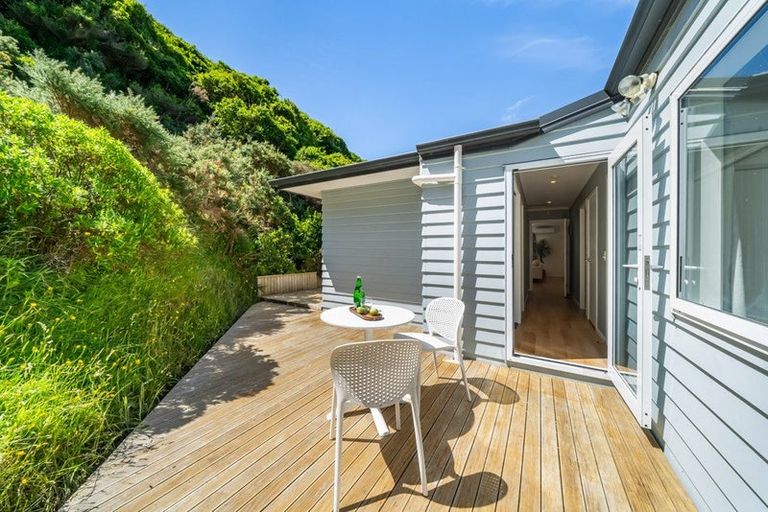 Photo of property in 26 Rarangi Way, Owhiro Bay, Wellington, 6023