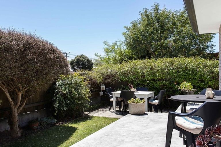 Photo of property in 21a Augusta Street, Redcliffs, Christchurch, 8081