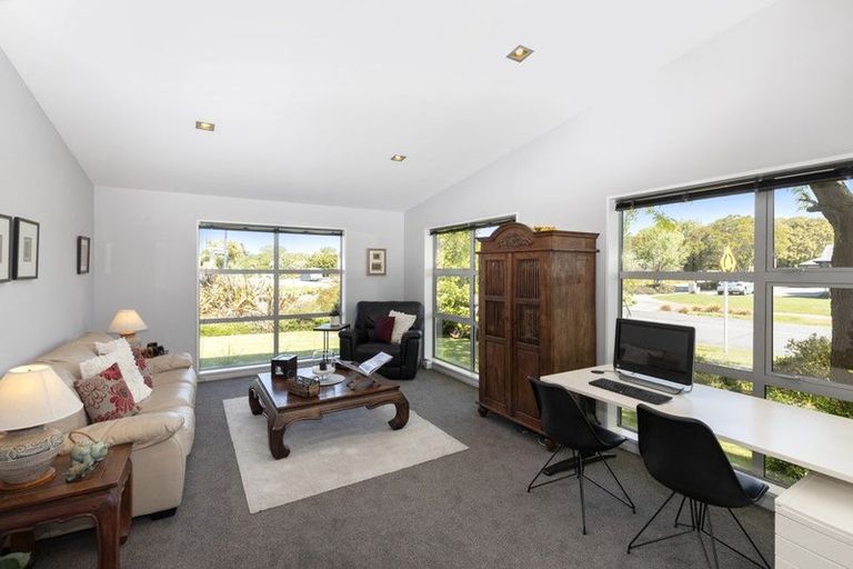 Photo of property in 2 Hemingway Place, Spencerville, Christchurch, 8083