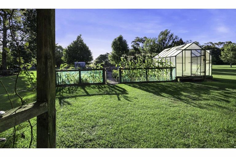 Photo of property in 108 Waitotara Drive, Waipapa, 0230