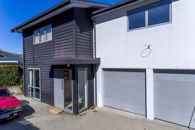Photo of property in 8 Bracken Street, Arrowtown, 9302