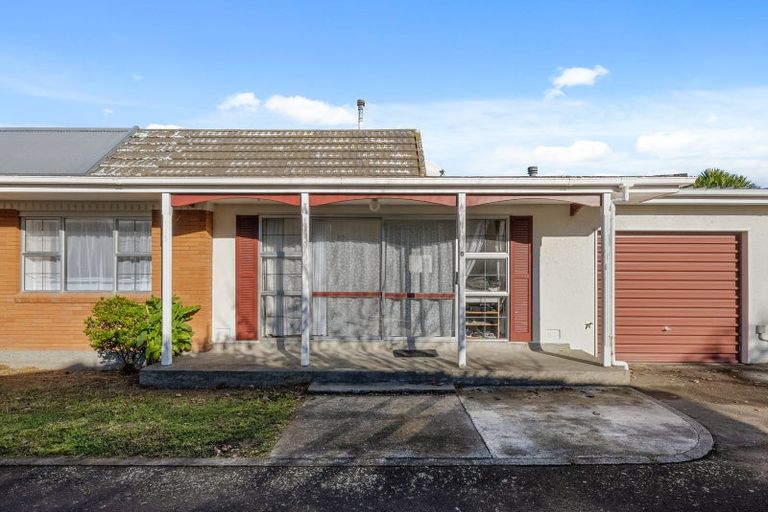 Photo of property in 2/14 Fuller Grove, Woburn, Lower Hutt, 5010