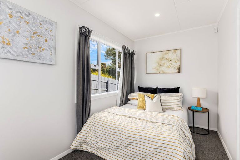 Photo of property in 23 Cumberland Grove, Cannons Creek, Porirua, 5024