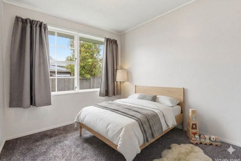 Photo of property in 52 Acacia Street, Kelvin Grove, Palmerston North, 4414