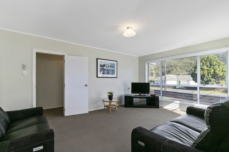 Photo of property in 91 Wood Street, Wainuiomata, Lower Hutt, 5014