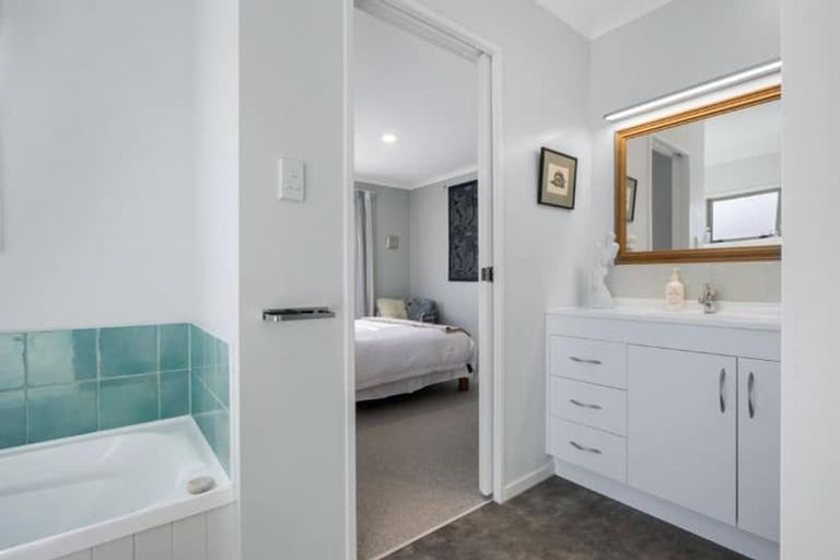 Photo of property in 17 Lansdowne Road, Katikati, 3129