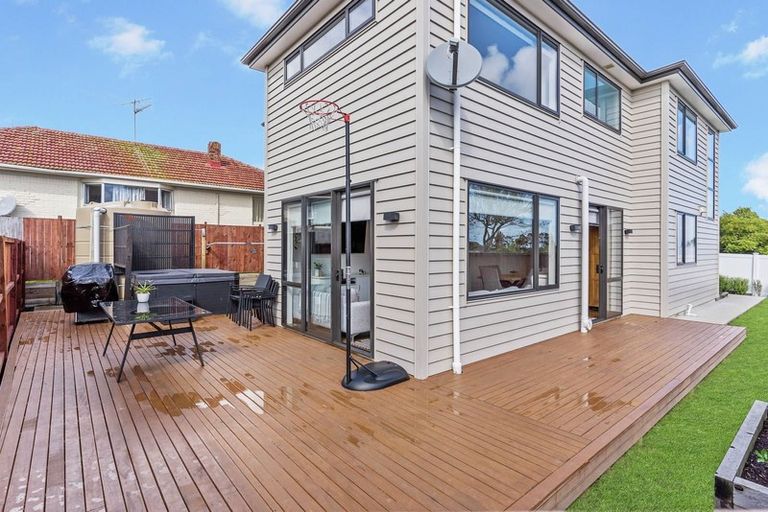 Photo of property in 39a Rodney Street, Howick, Auckland, 2014
