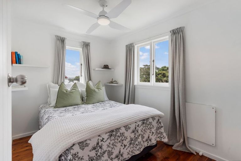 Photo of property in 101 Island Bay Road, Beach Haven, Auckland, 0626