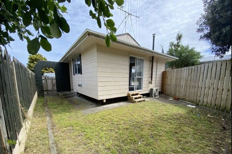 Photo of property in 28a Miro Street, Castlecliff, Whanganui, 4501