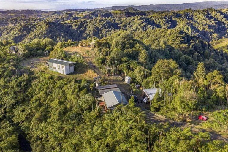 Photo of property in 872 Ponga Road, Opaheke, Papakura, 2584