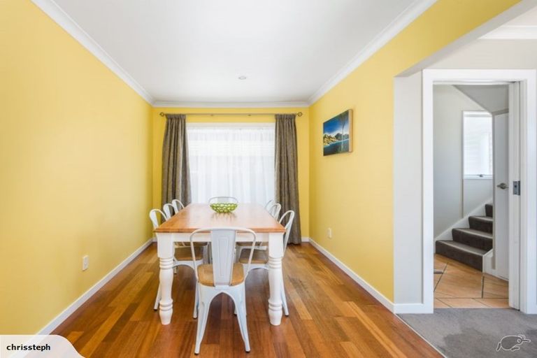 Photo of property in 18 Heathglen Avenue, Parklands, Christchurch, 8083