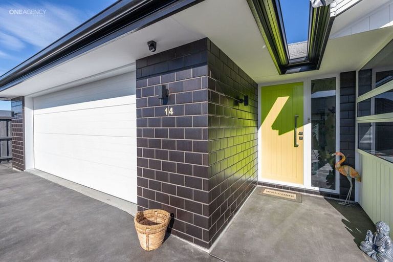 Photo of property in 14 Deans Place, Amberley, 7410