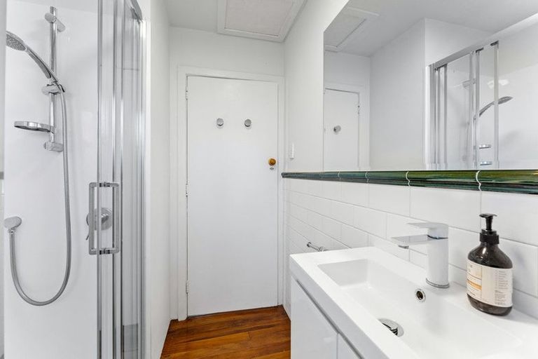 Photo of property in 1/15 Stanley Avenue, Milford, Auckland, 0620