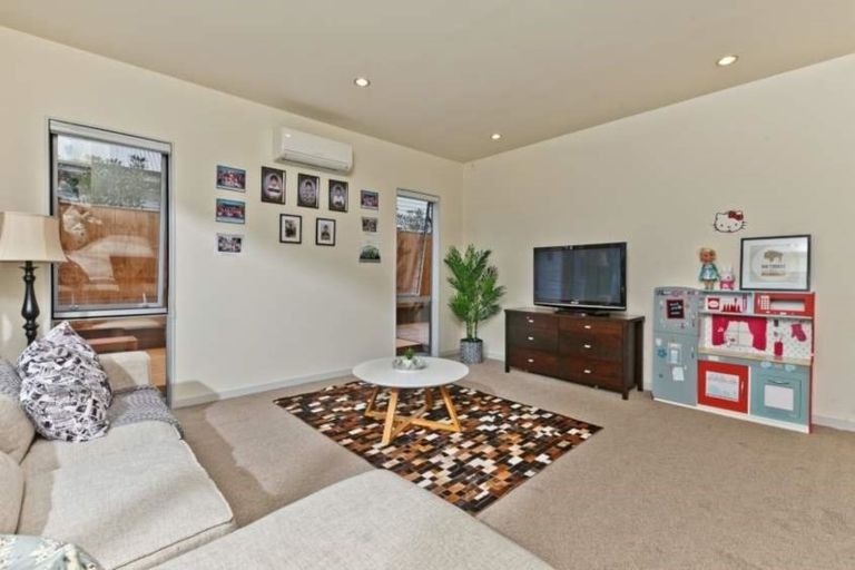 Photo of property in 15 Wisteria Lane, Silverdale, 0932