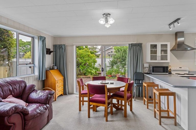 Photo of property in 2 Paretai Grove, Waikanae, 5036