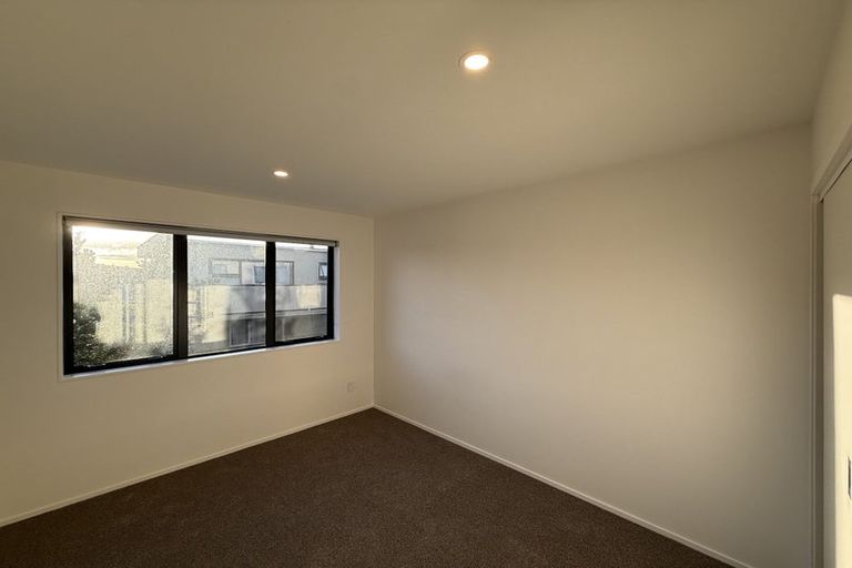 Photo of property in 51c West Harbour Drive, West Harbour, Auckland, 0618