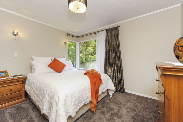 Photo of property in 103 Wirihana Road, Titirangi, Auckland, 0604