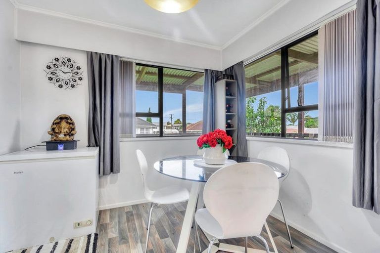 Photo of property in 2/40 Churchill Avenue, Manurewa, Auckland, 2102