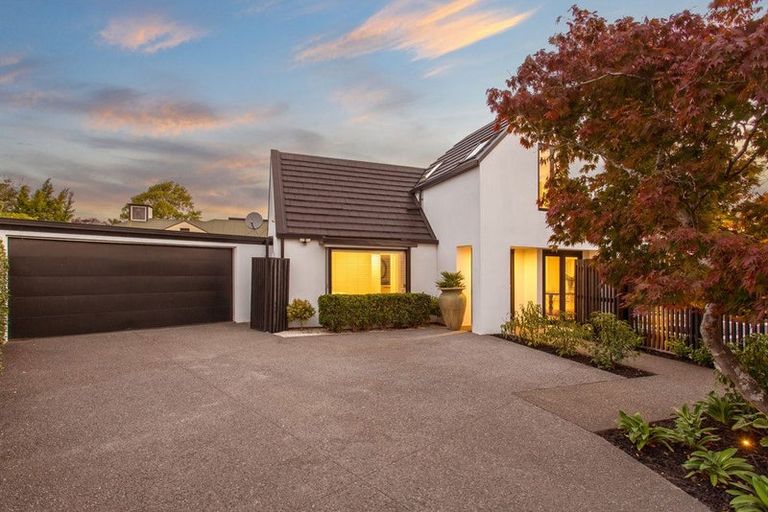 Photo of property in 2a Wairarapa Terrace, Merivale, Christchurch, 8014