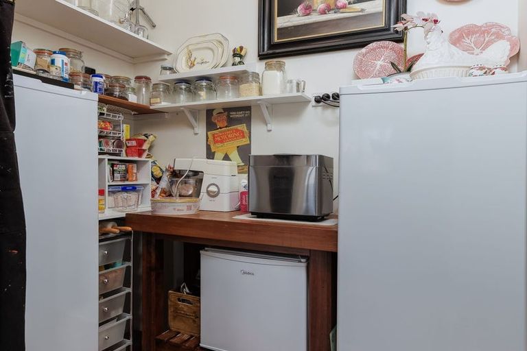 Photo of property in 6 Studholme Street, Waimate, 7924