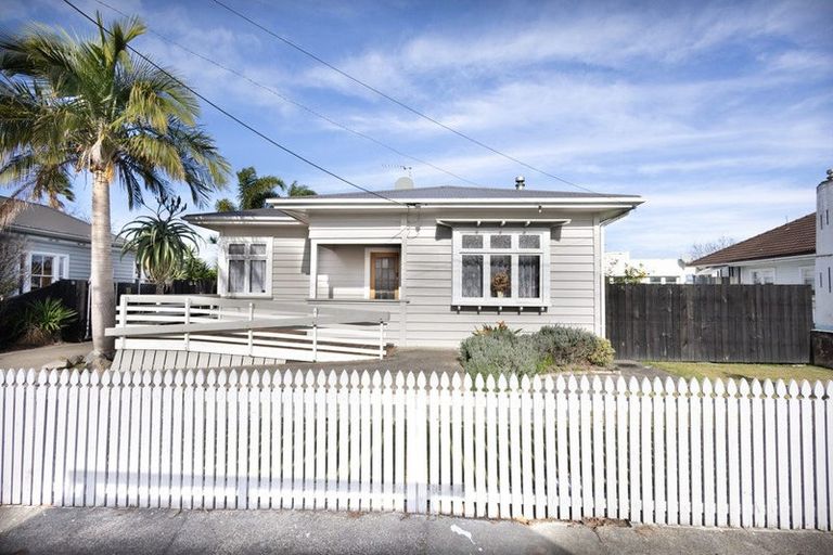 Photo of property in 27 Jervois Street, Dargaville, 0310