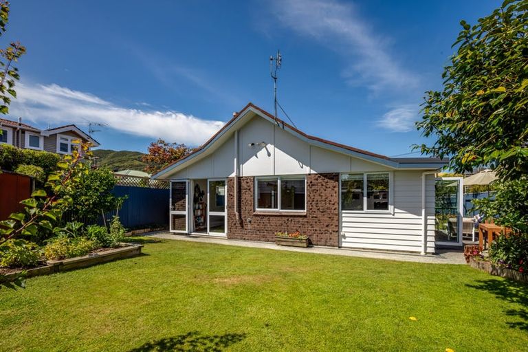 Photo of property in 30 Fairfield Avenue, Fairfield, Lower Hutt, 5011