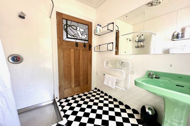 Photo of property in 14 Moana Street, Kaka Point, 9271