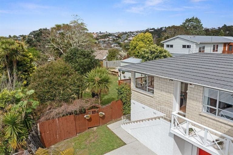 Photo of property in 2/24 Stredwick Drive, Torbay, Auckland, 0630