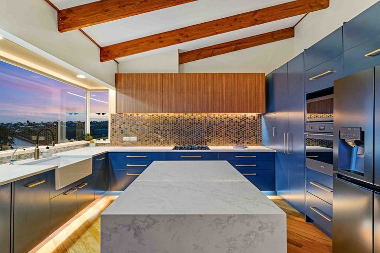 Photo of property in 19 Westpark Drive, West Harbour, Auckland, 0618