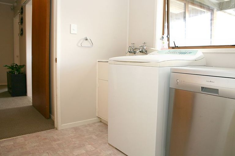 Photo of property in 2/1 Glengowan Place, Conifer Grove, Takanini, 2112