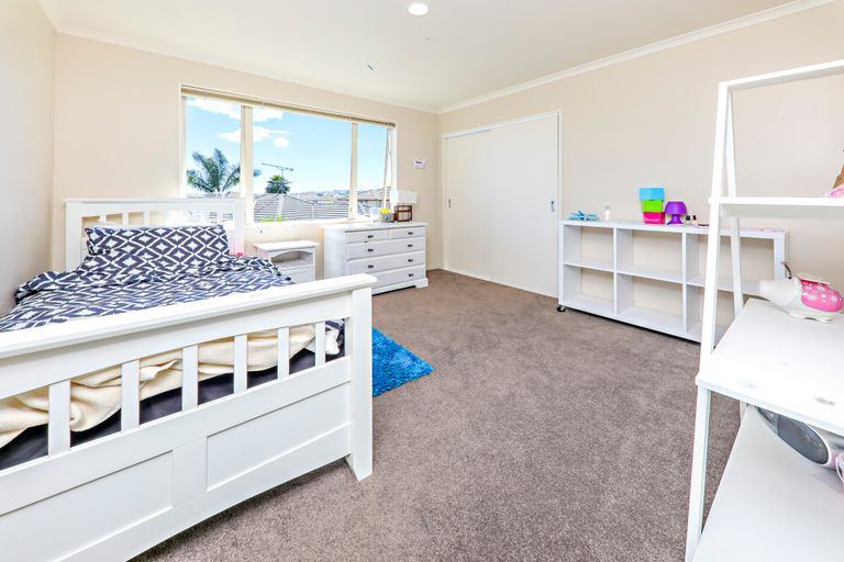 Photo of property in 75 Wayne Francis Drive, Flat Bush, Auckland, 2016